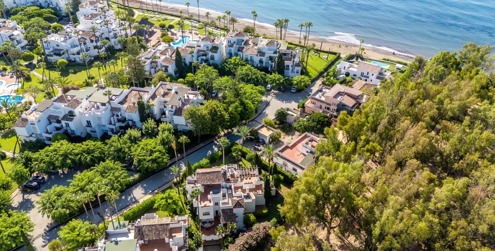 Sale of ground floor apartment in Estepona 28