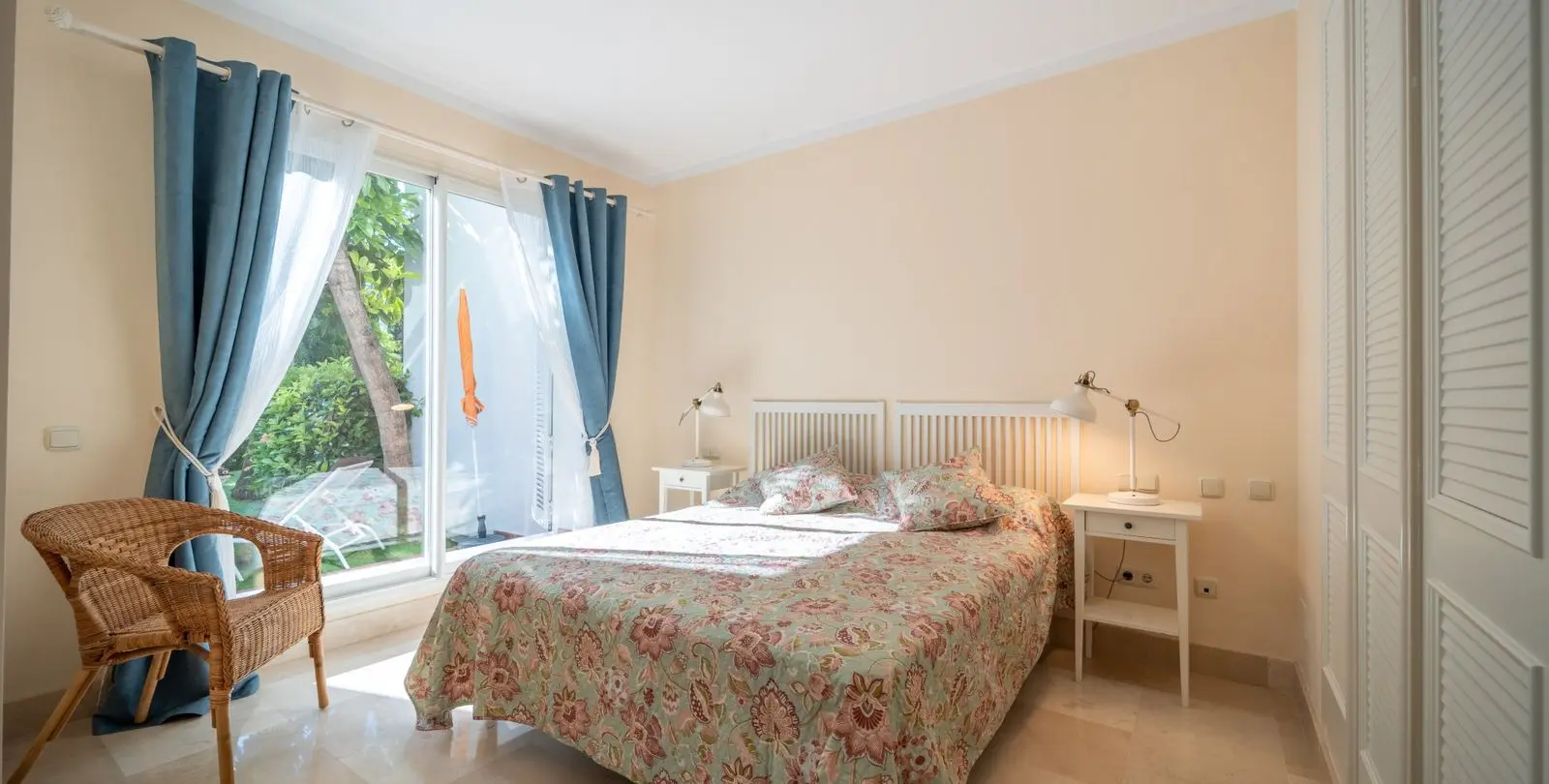Sale of ground floor apartment in Estepona 30