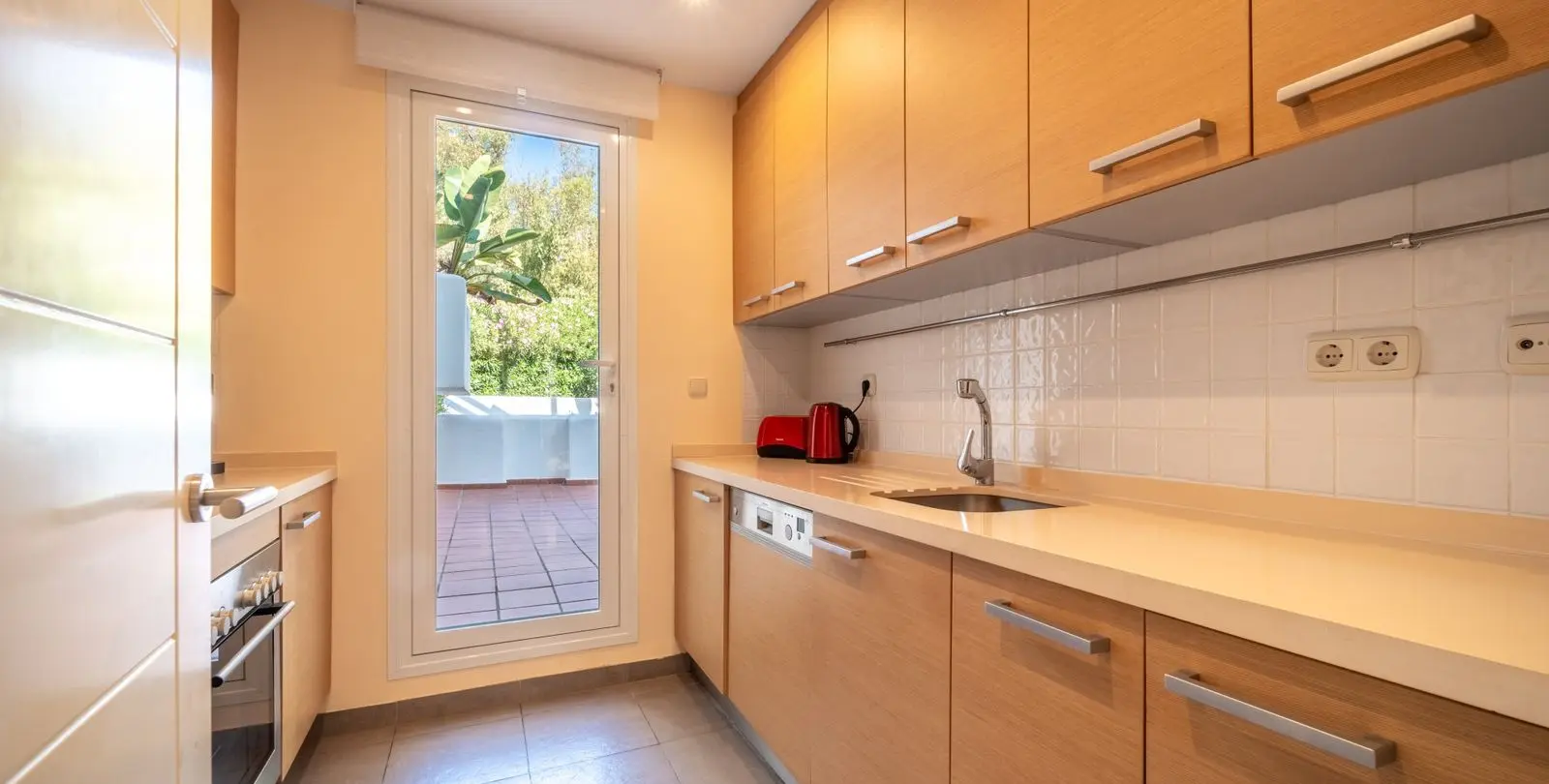 Sale of ground floor apartment in Estepona 33