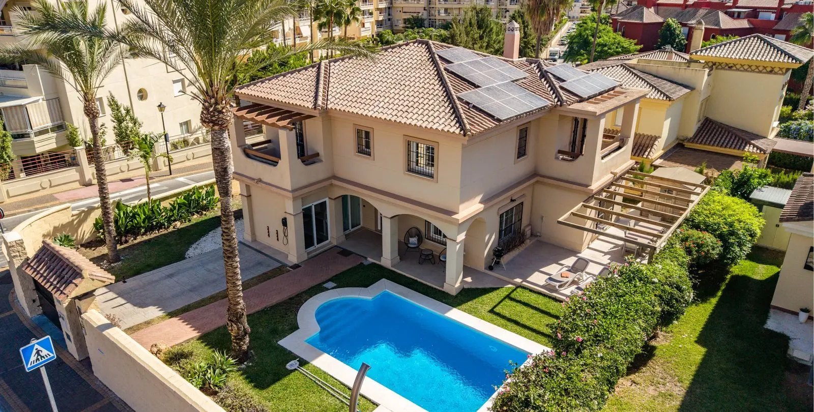 Sale of detached villa in La Cala Hills 3