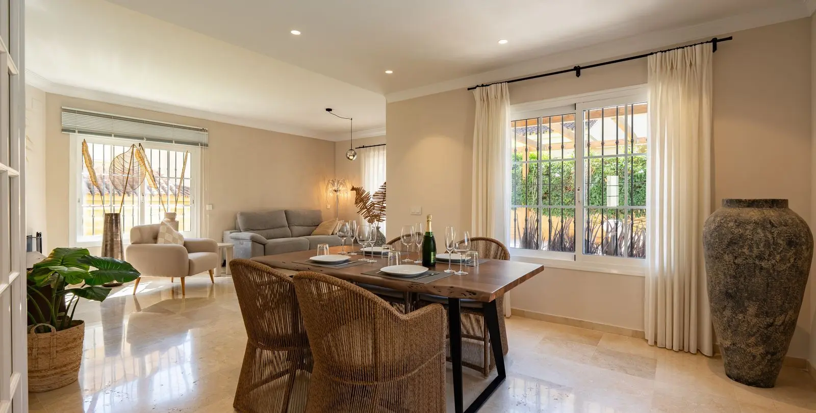 Sale of detached villa in La Cala Hills 12