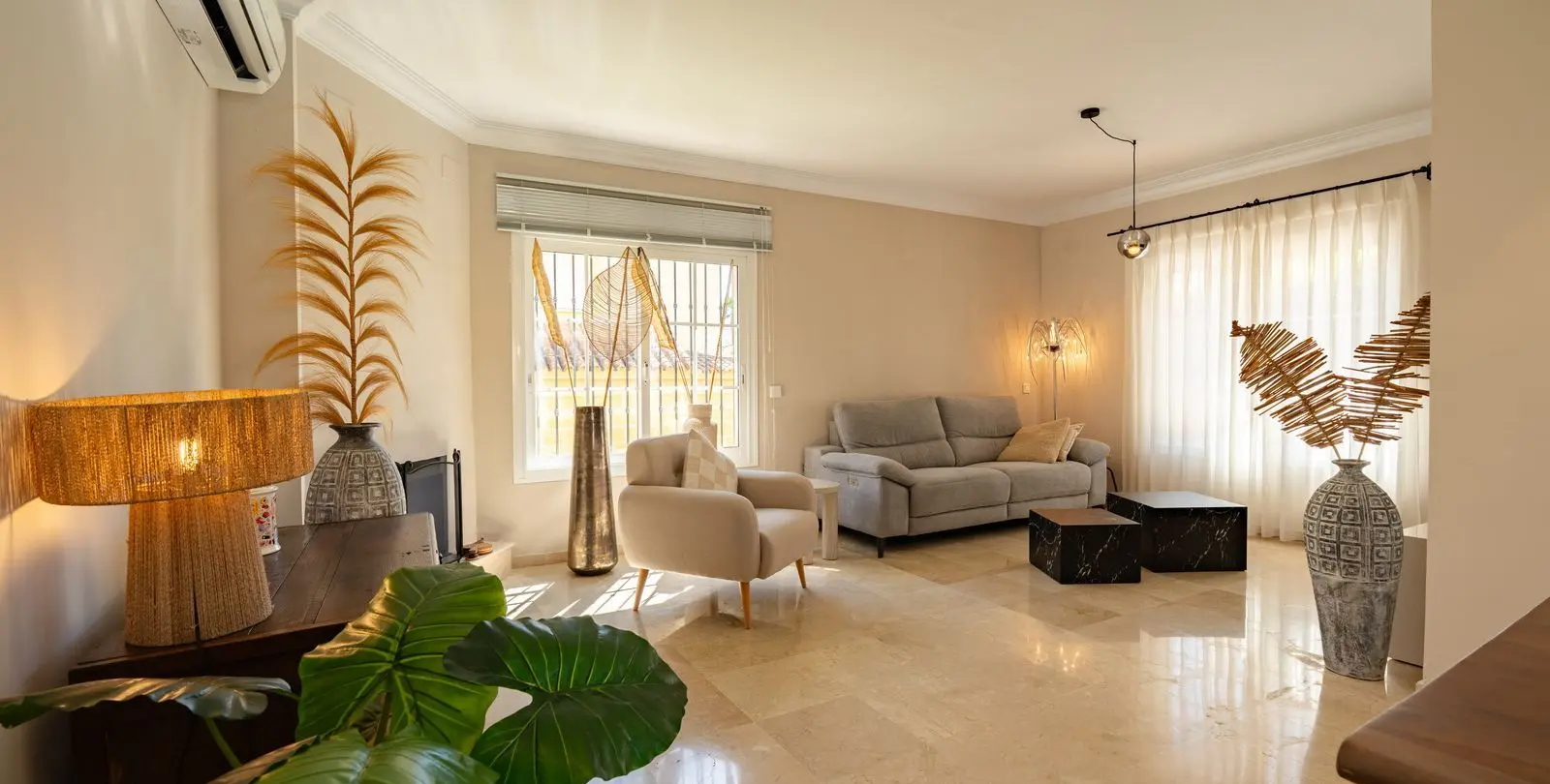 Sale of detached villa in La Cala Hills 13
