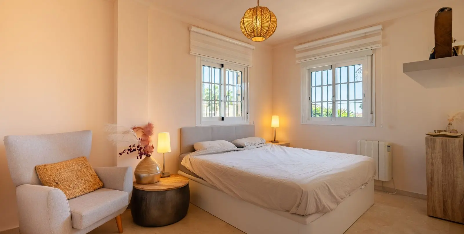 Sale of detached villa in La Cala Hills 31