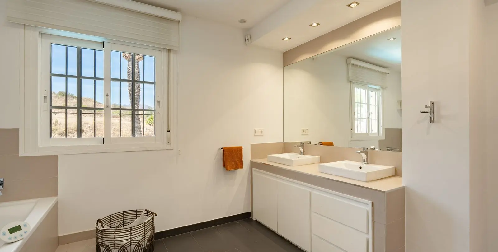 Sale of detached villa in La Cala Hills 51