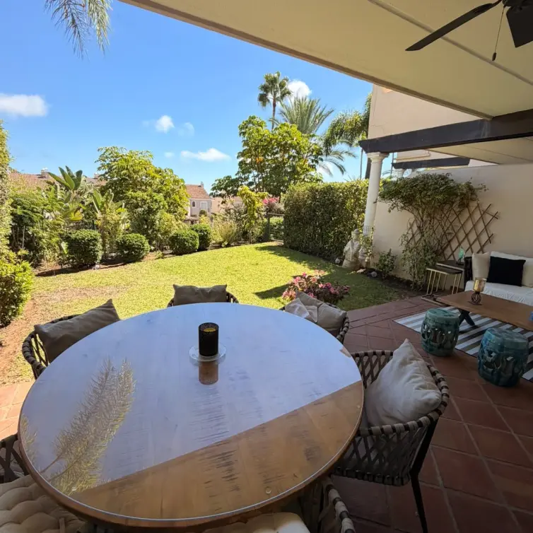 Sale of townhouse in El Paraiso