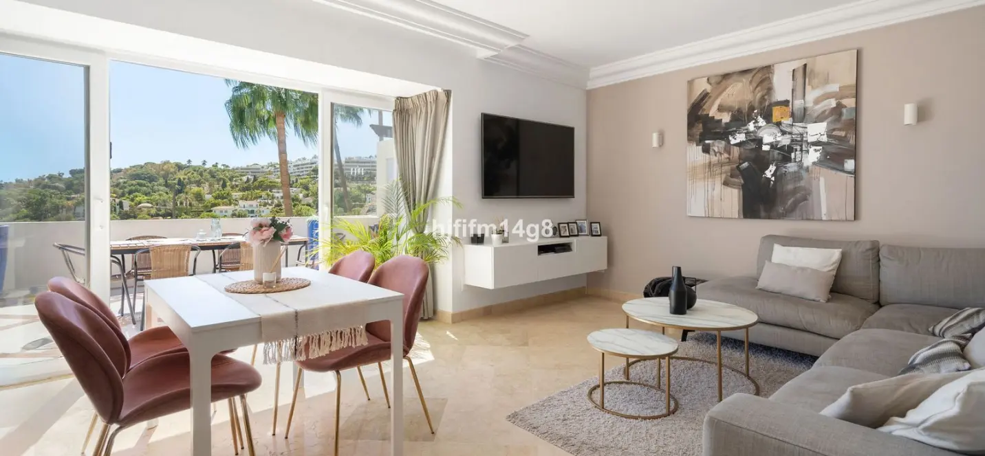 Sale of penthouse in Nueva Andalucía 4