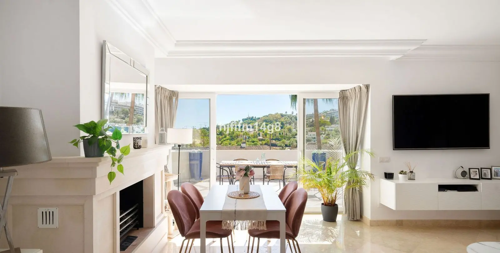 Sale of penthouse in Nueva Andalucía 6