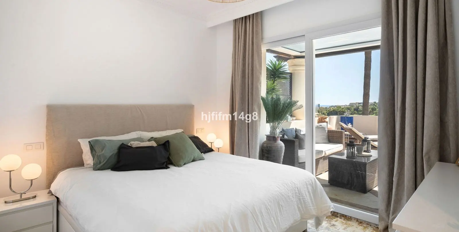 Sale of penthouse in Nueva Andalucía 9