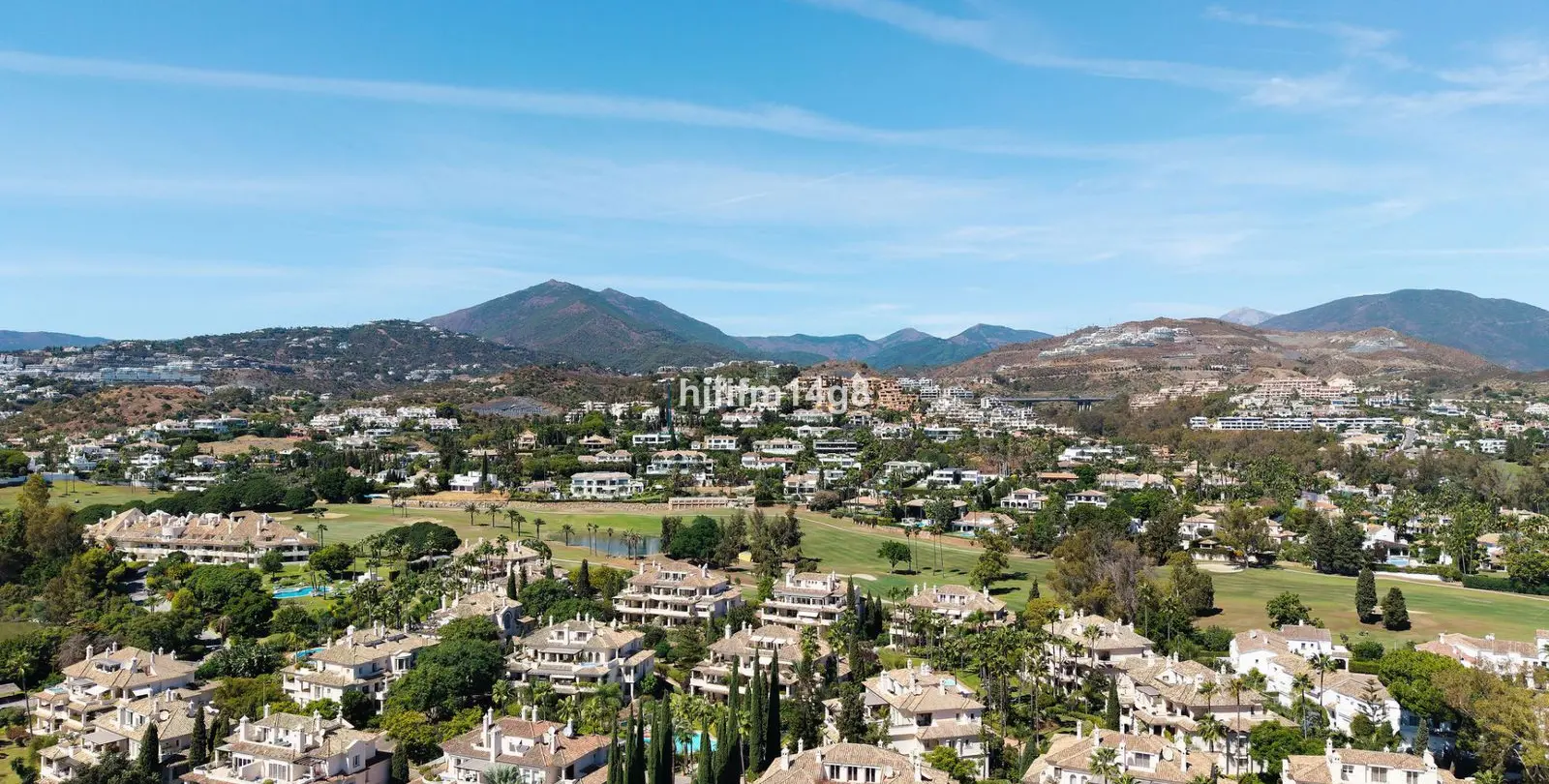 Sale of penthouse in Nueva Andalucía 18
