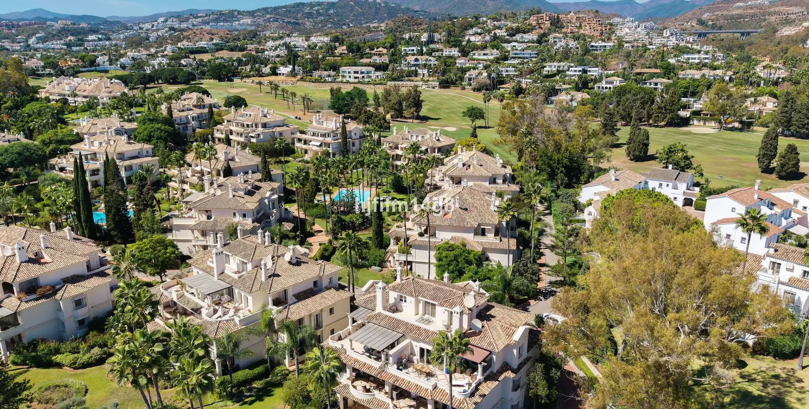 Sale of penthouse in Nueva Andalucía 19