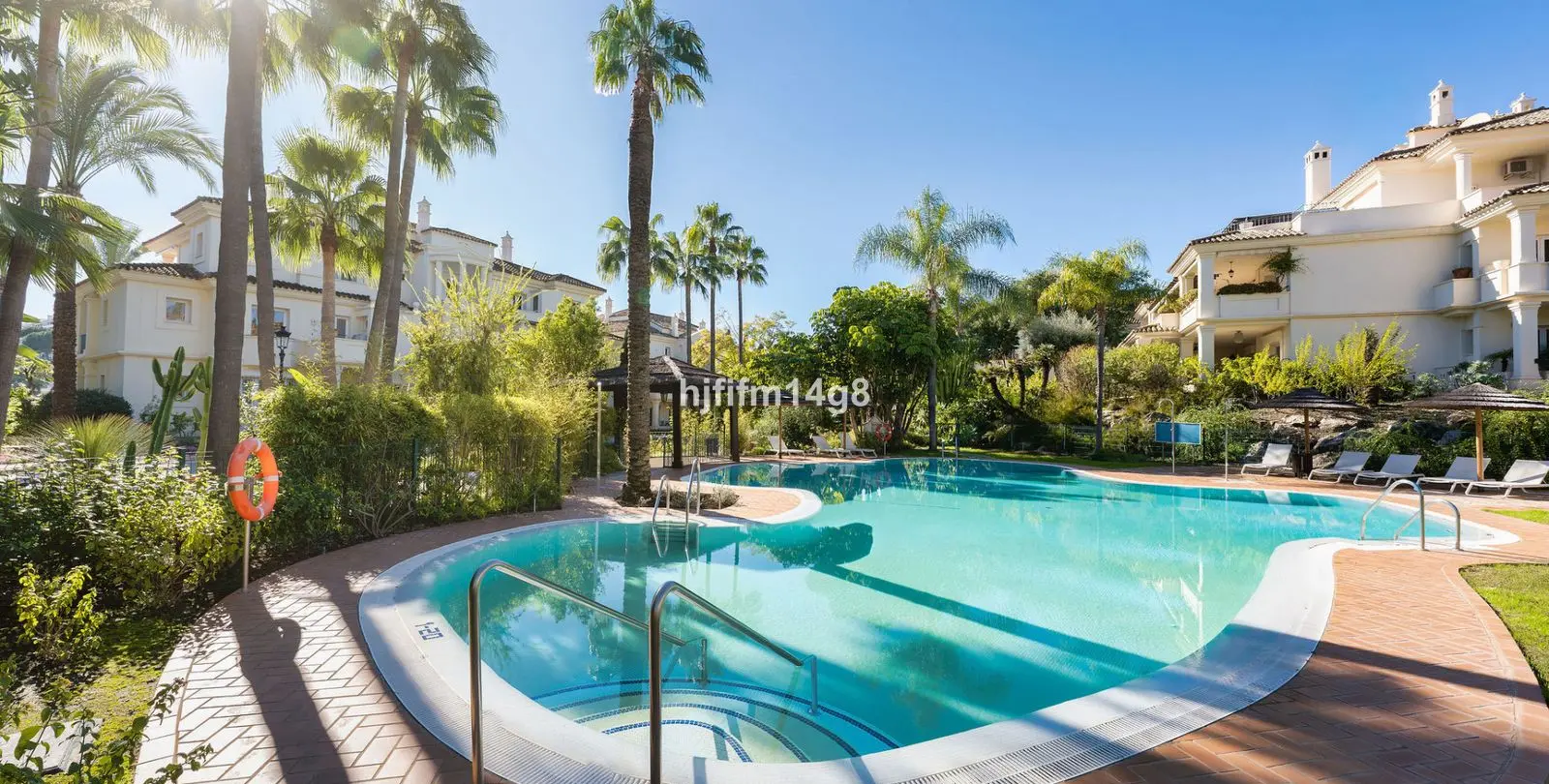 Sale of penthouse in Nueva Andalucía 20