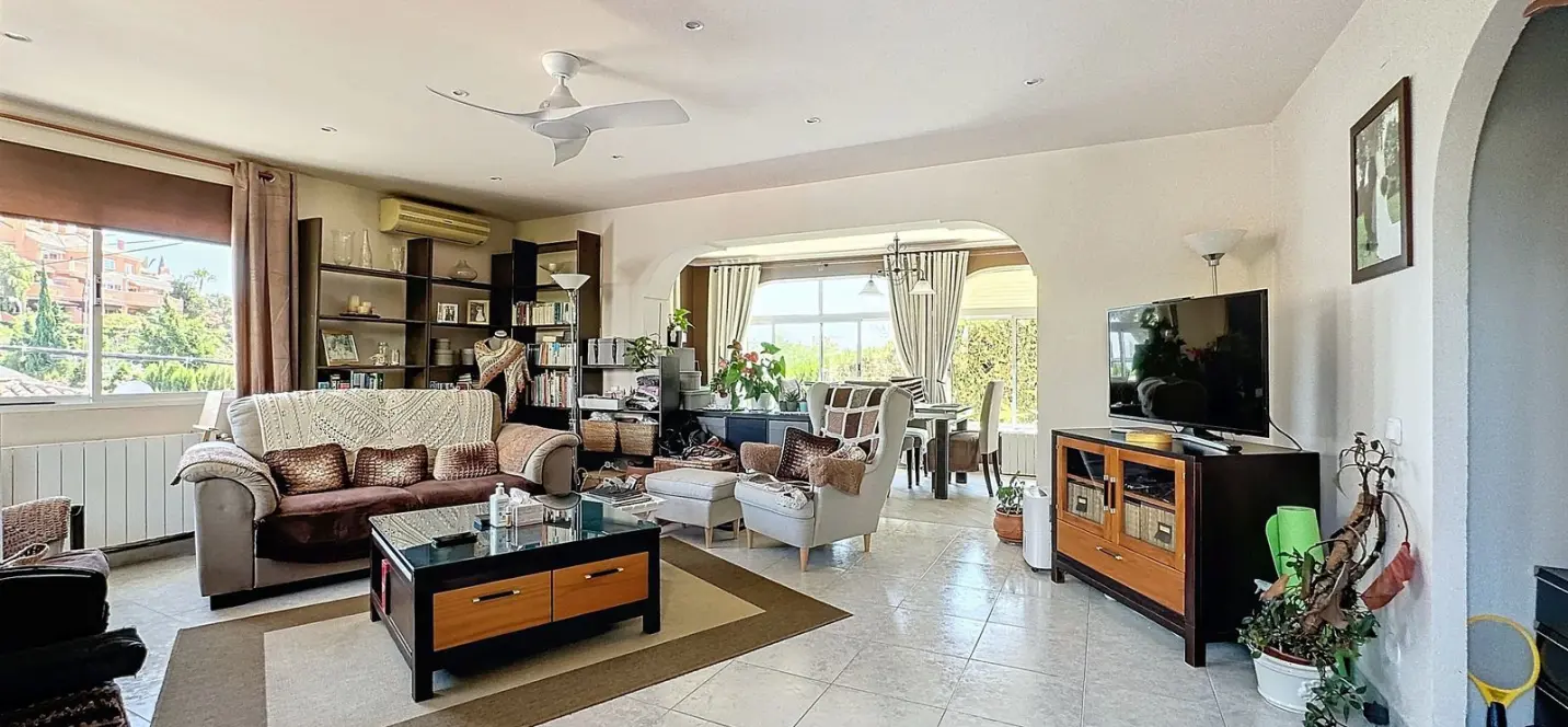 Sale of detached villa in Nueva Andalucía 0