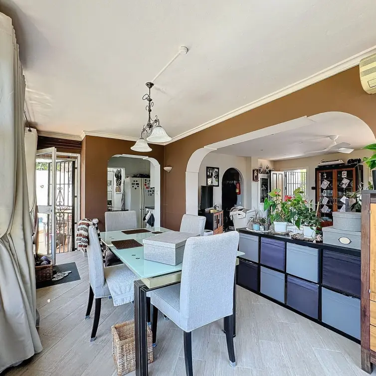 Sale of detached villa in Nueva Andalucía