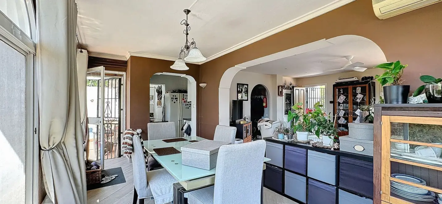 Sale of detached villa in Nueva Andalucía 4