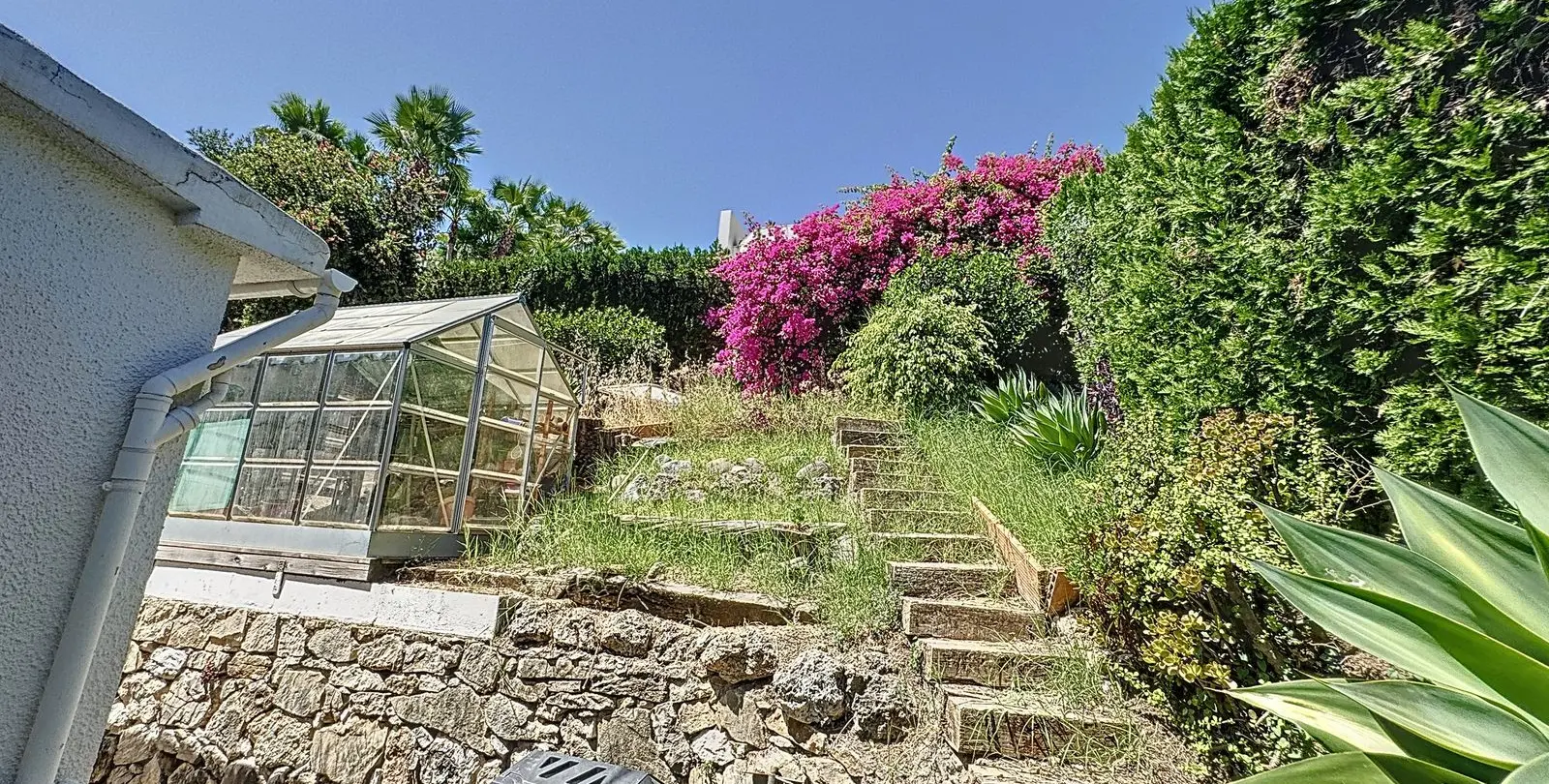 Sale of detached villa in Nueva Andalucía 32