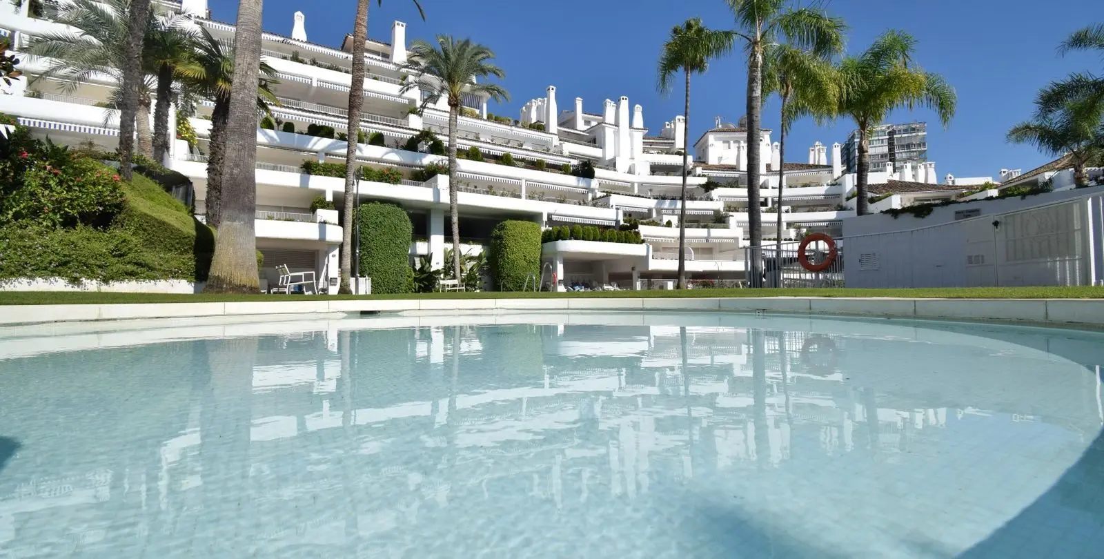 Sale of ground floor apartment in Río Real 1