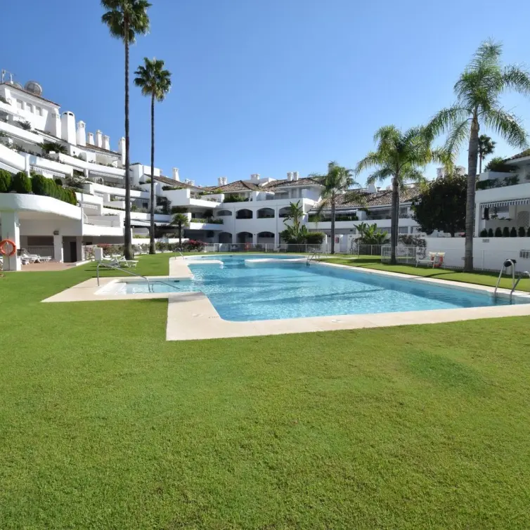 Sale of ground floor apartment in Río Real