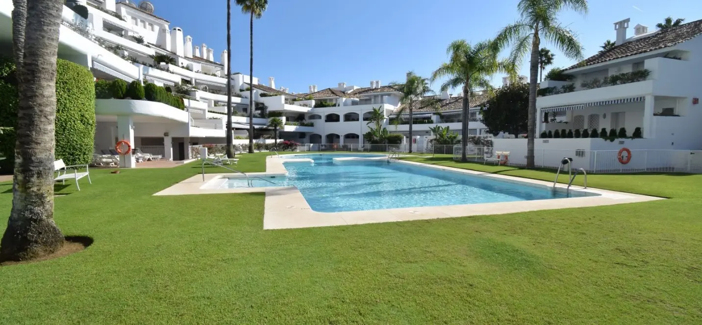 Sale of ground floor apartment in Río Real 1