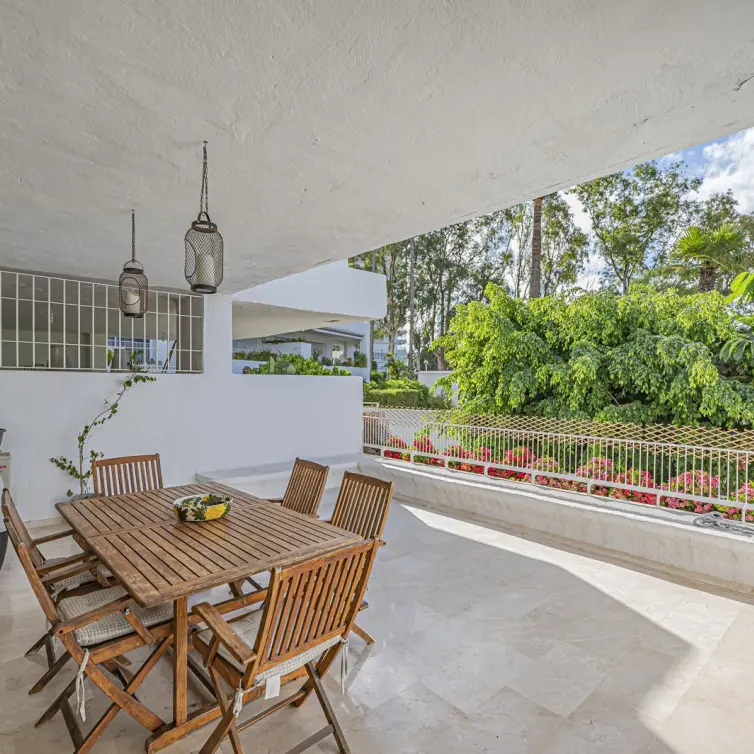 Sale of ground floor apartment in Río Real
