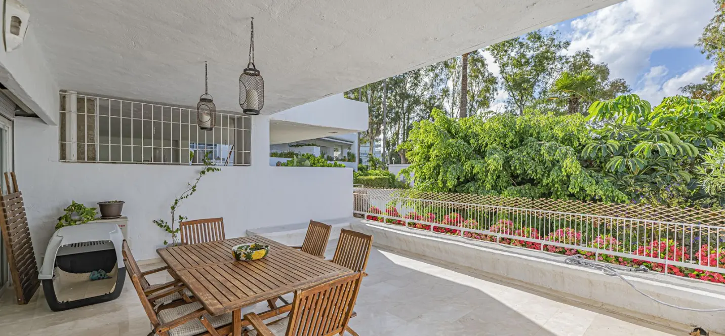 Sale of ground floor apartment in Río Real 3