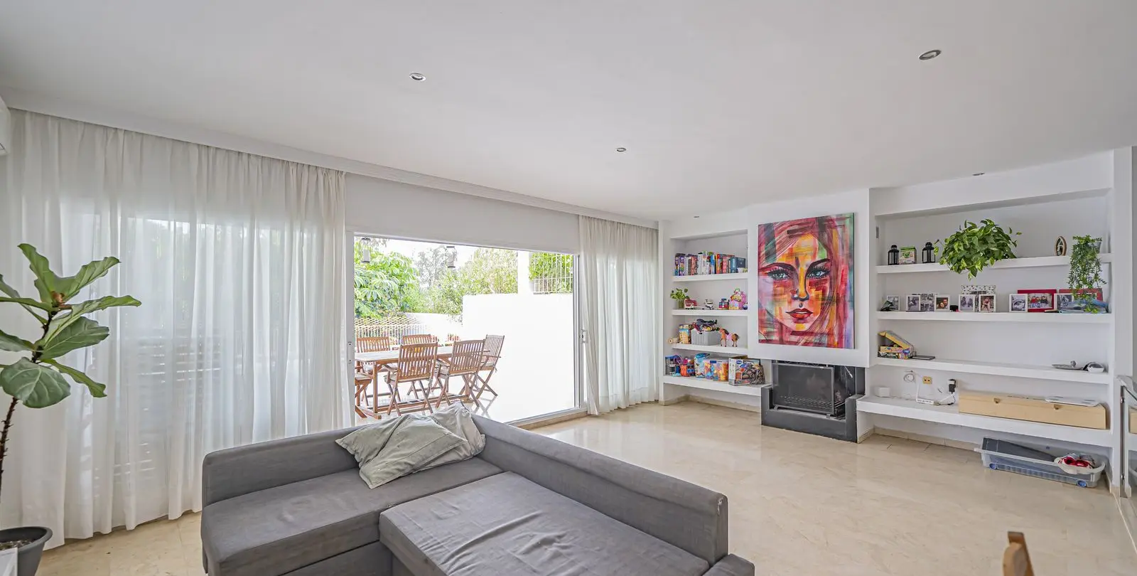 Sale of ground floor apartment in Río Real 6
