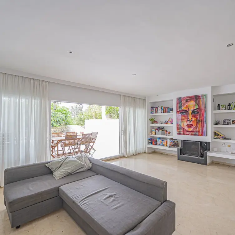 Sale of ground floor apartment in Río Real