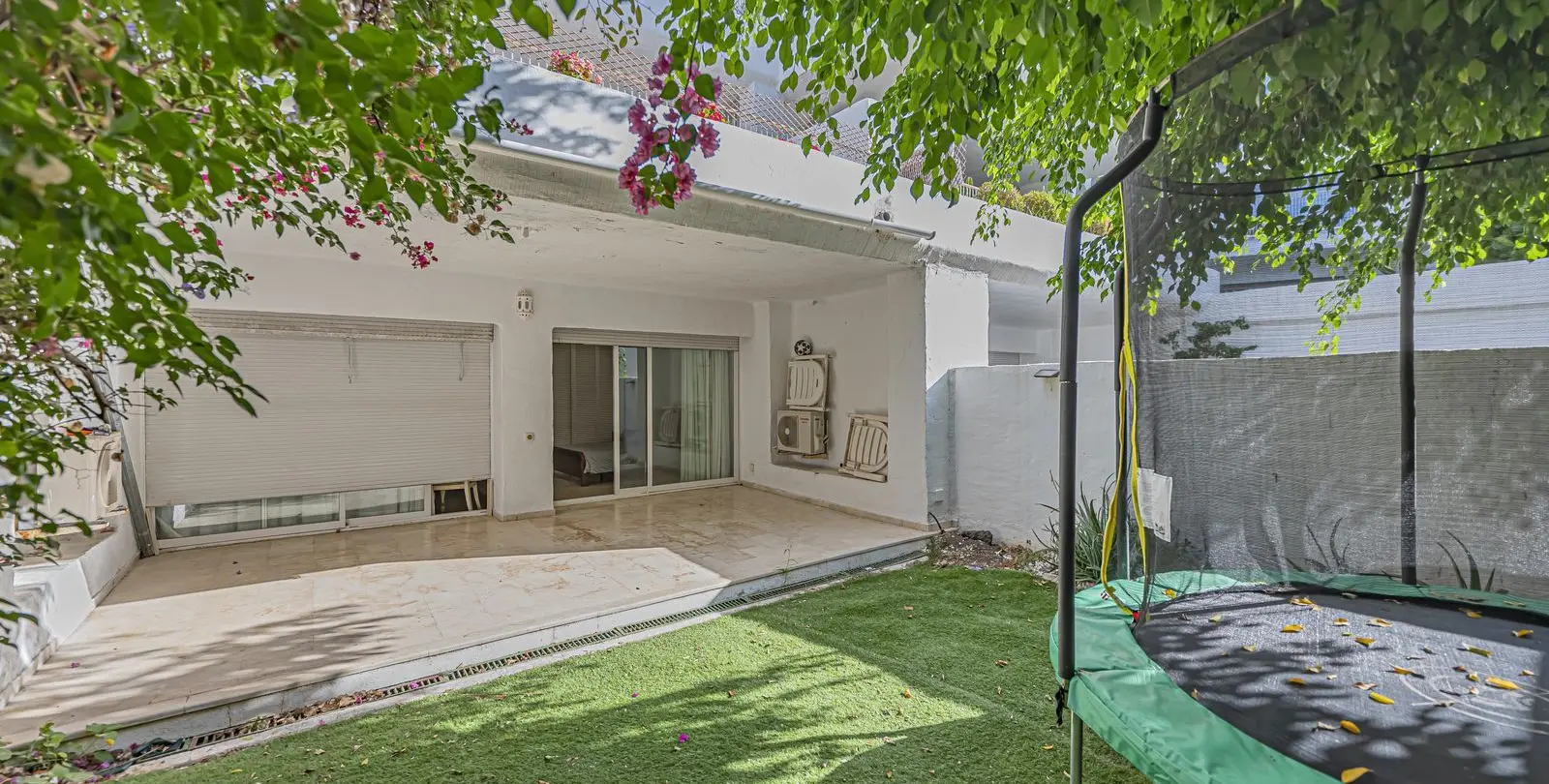 Sale of ground floor apartment in Río Real 13