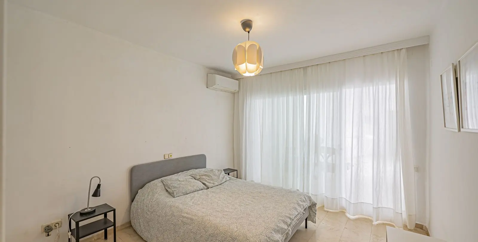 Sale of ground floor apartment in Río Real 14