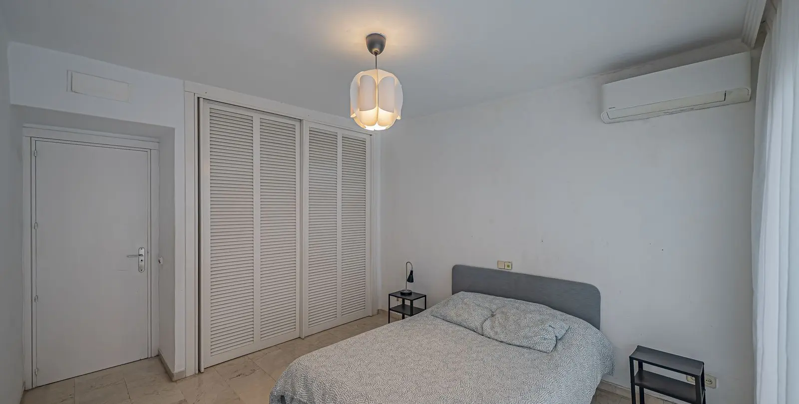 Sale of ground floor apartment in Río Real 16