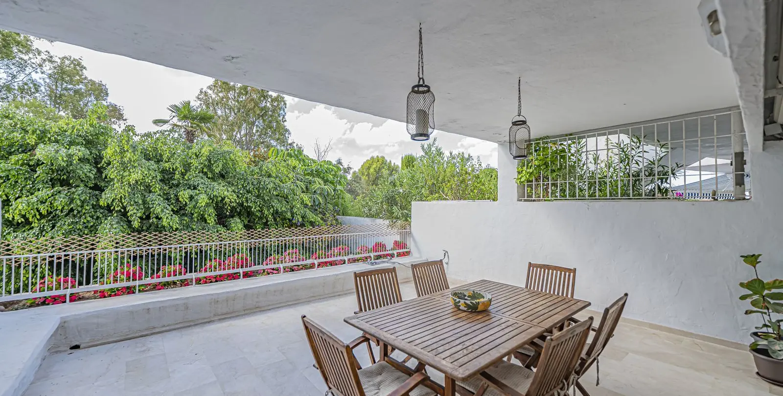 Sale of ground floor apartment in Río Real 20