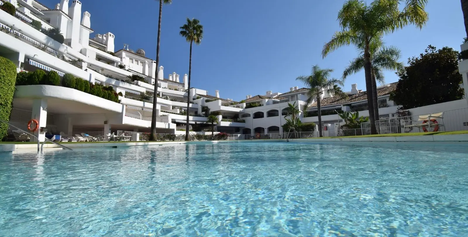 Sale of ground floor apartment in Río Real 21