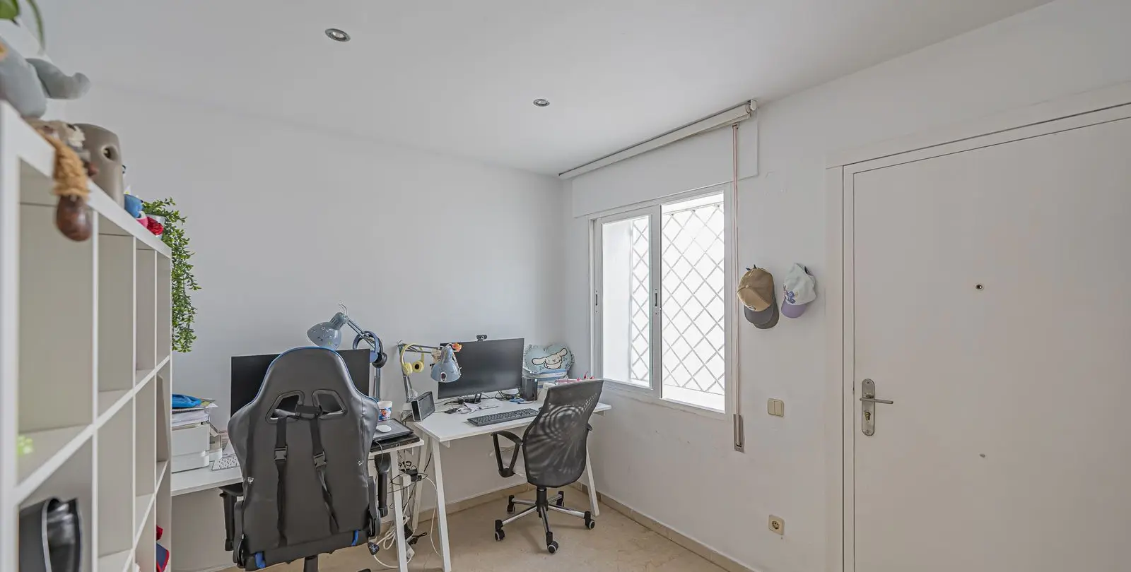 Sale of ground floor apartment in Río Real 27