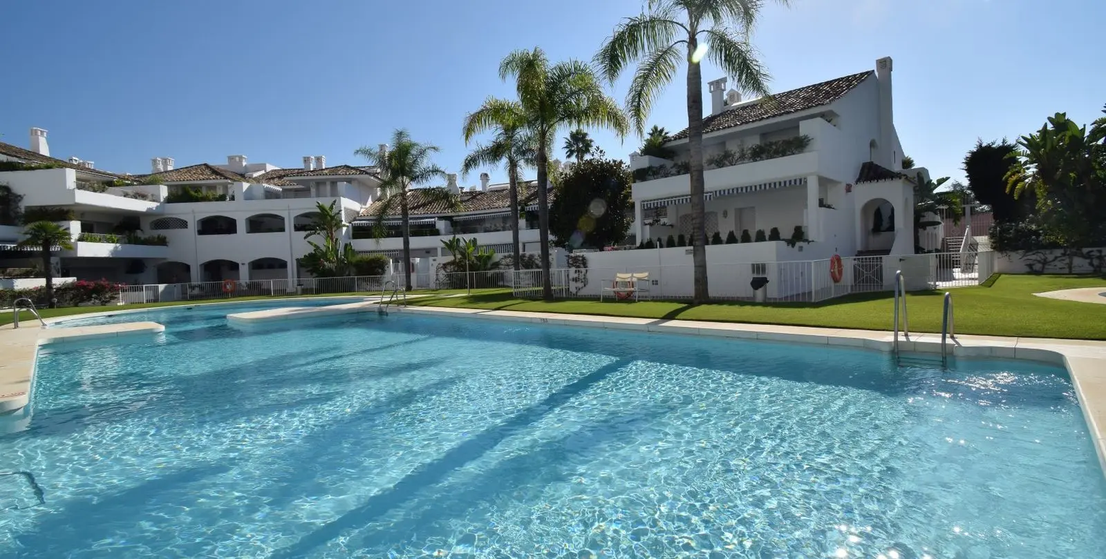 Sale of ground floor apartment in Río Real 30