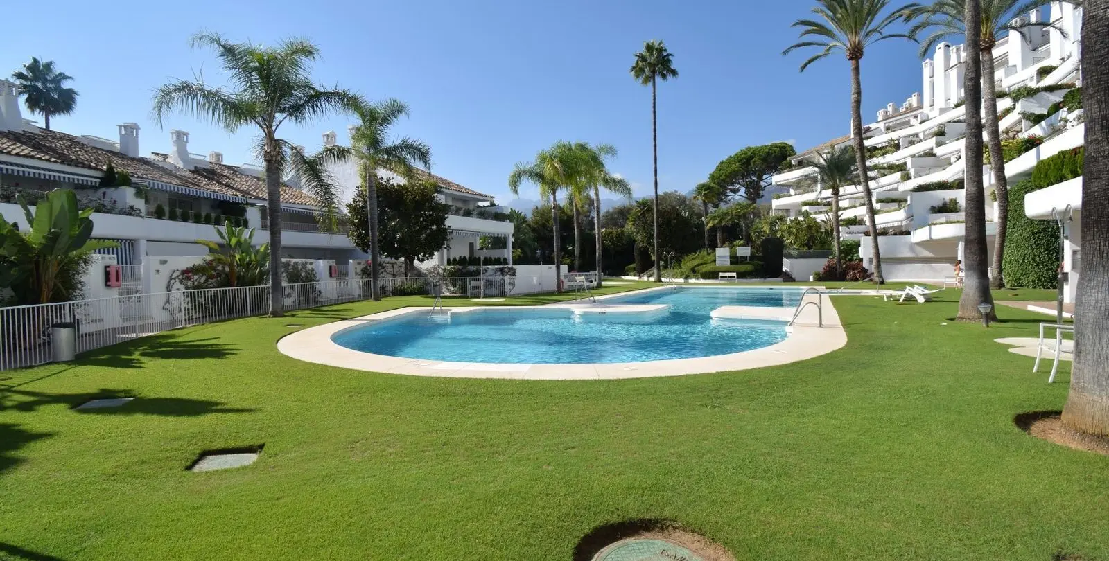 Sale of ground floor apartment in Río Real 31