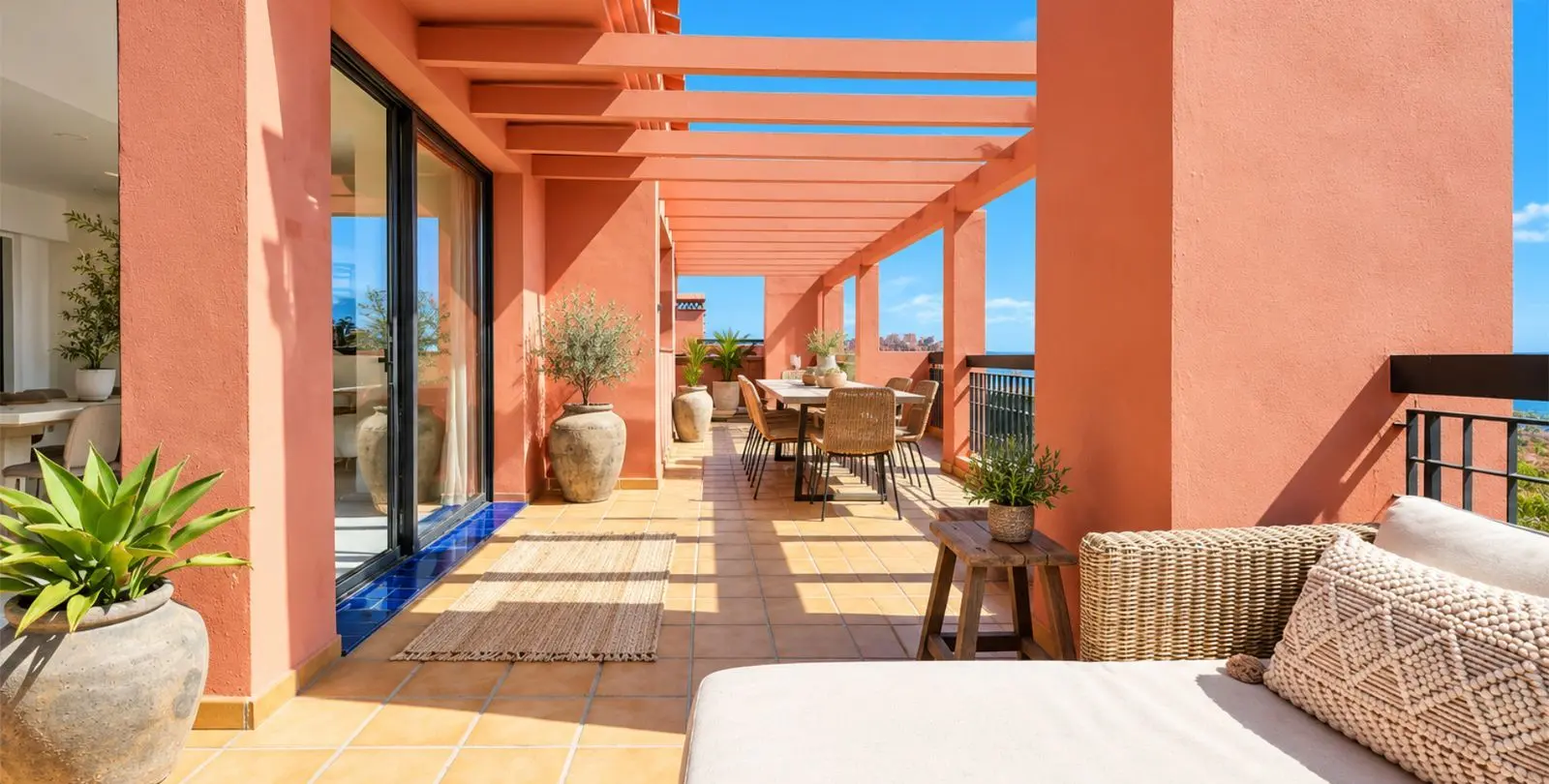 Venta de ático dúplex en Calahonda 2