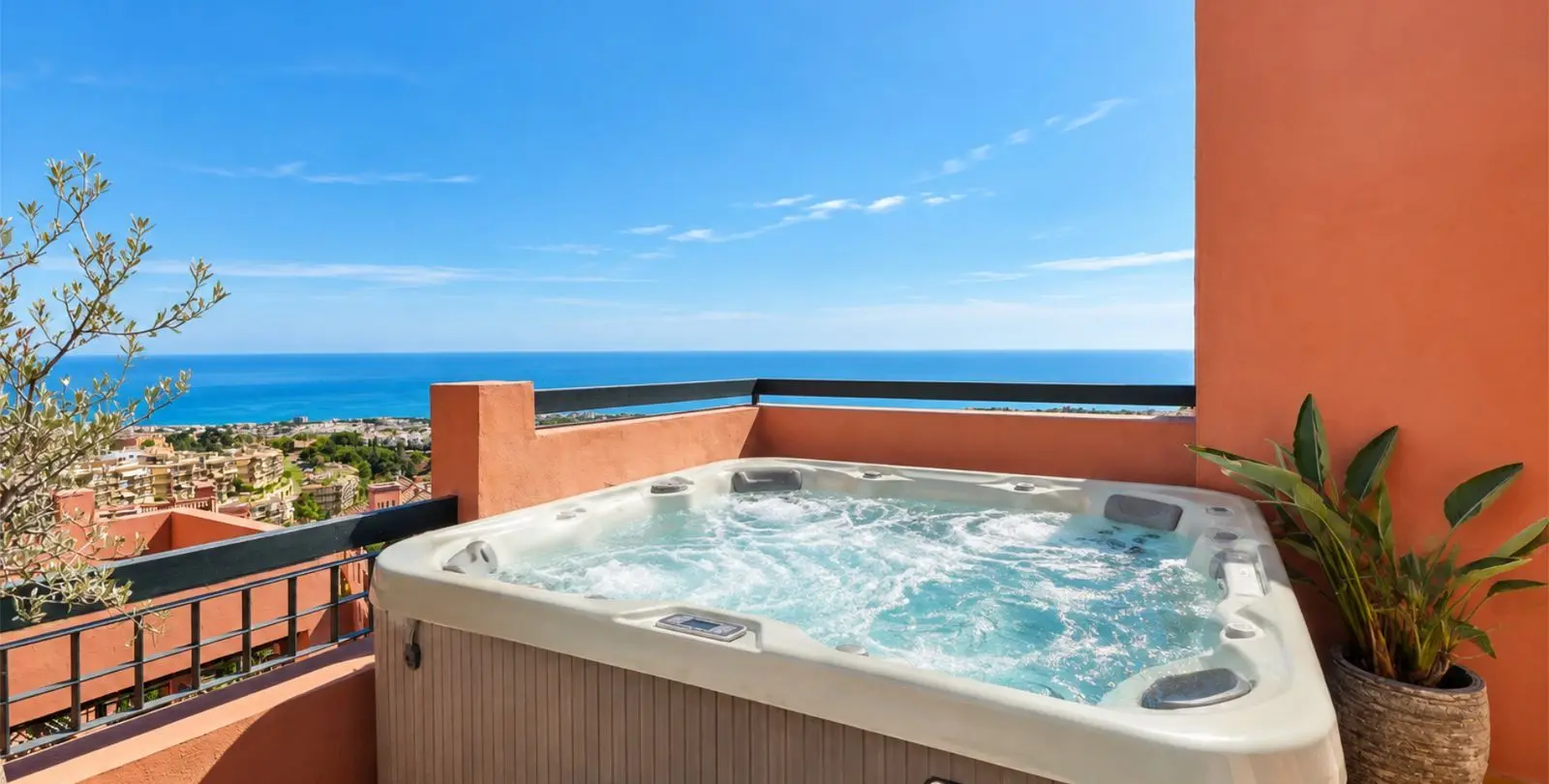 Venta de ático dúplex en Calahonda 7