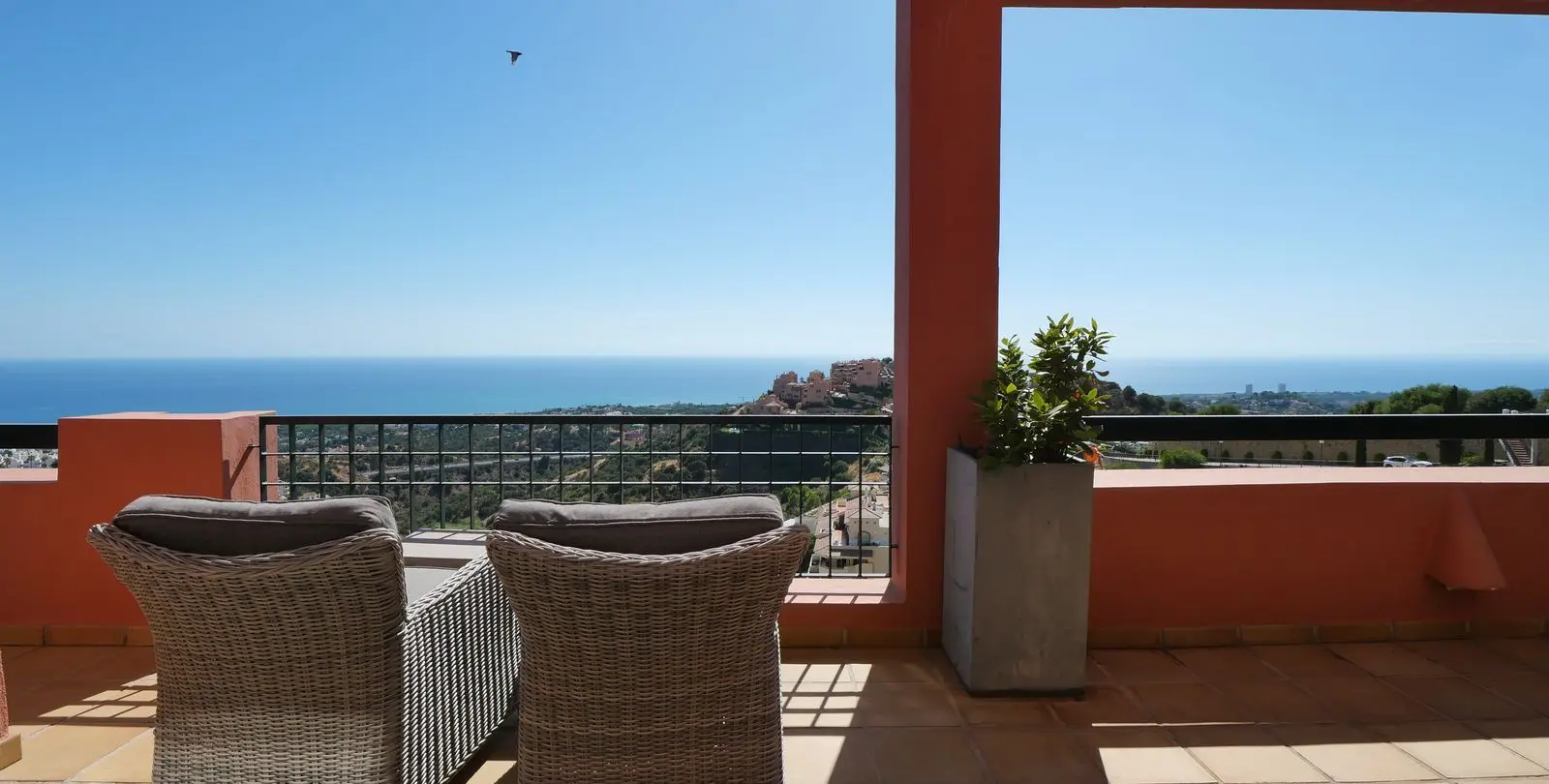 Venta de ático dúplex en Calahonda 32