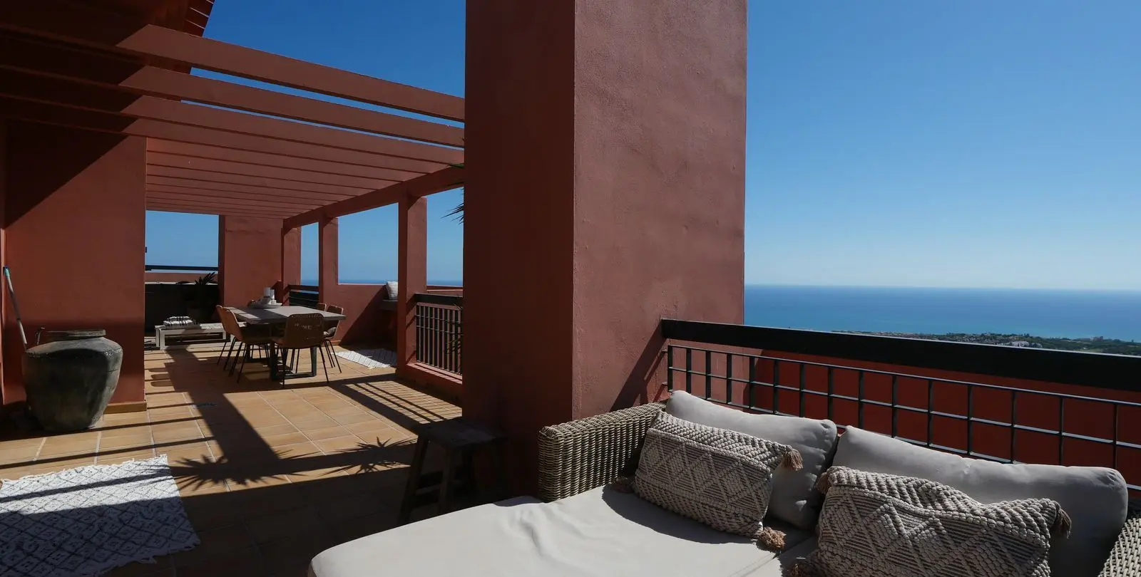 Venta de ático dúplex en Calahonda 36