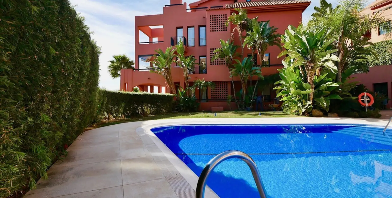 Venta de ático dúplex en Calahonda 38