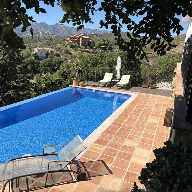 Sale of detached villa in El Rosario