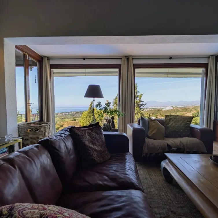 Sale of detached villa in El Rosario