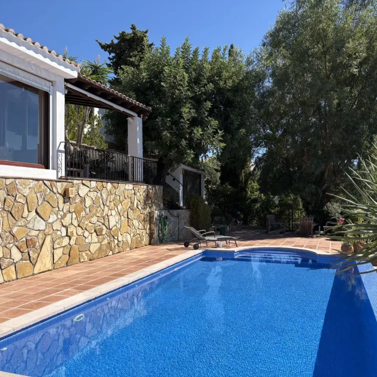 Venta de villa independiente en El Rosario