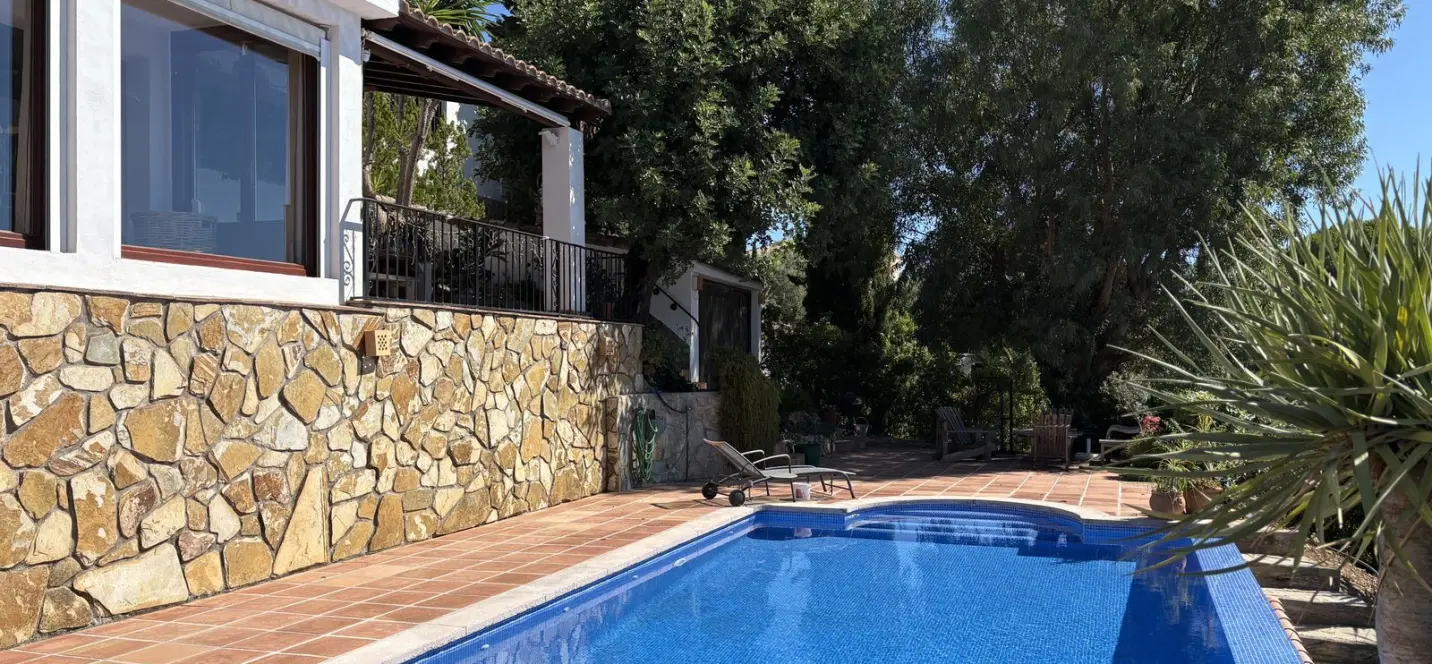 Venta de villa independiente en El Rosario 0