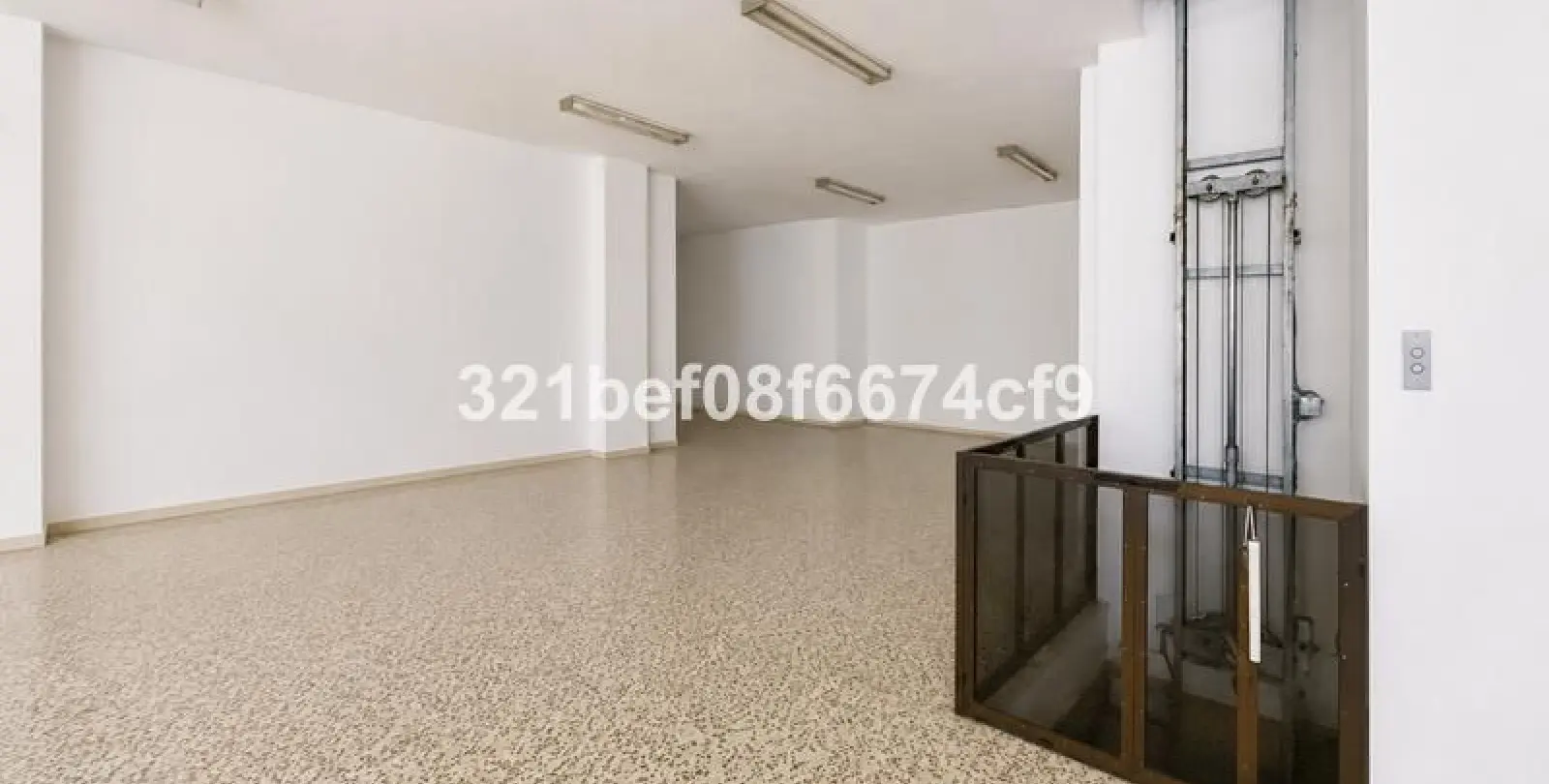 Venta de local comercial en Centro 13