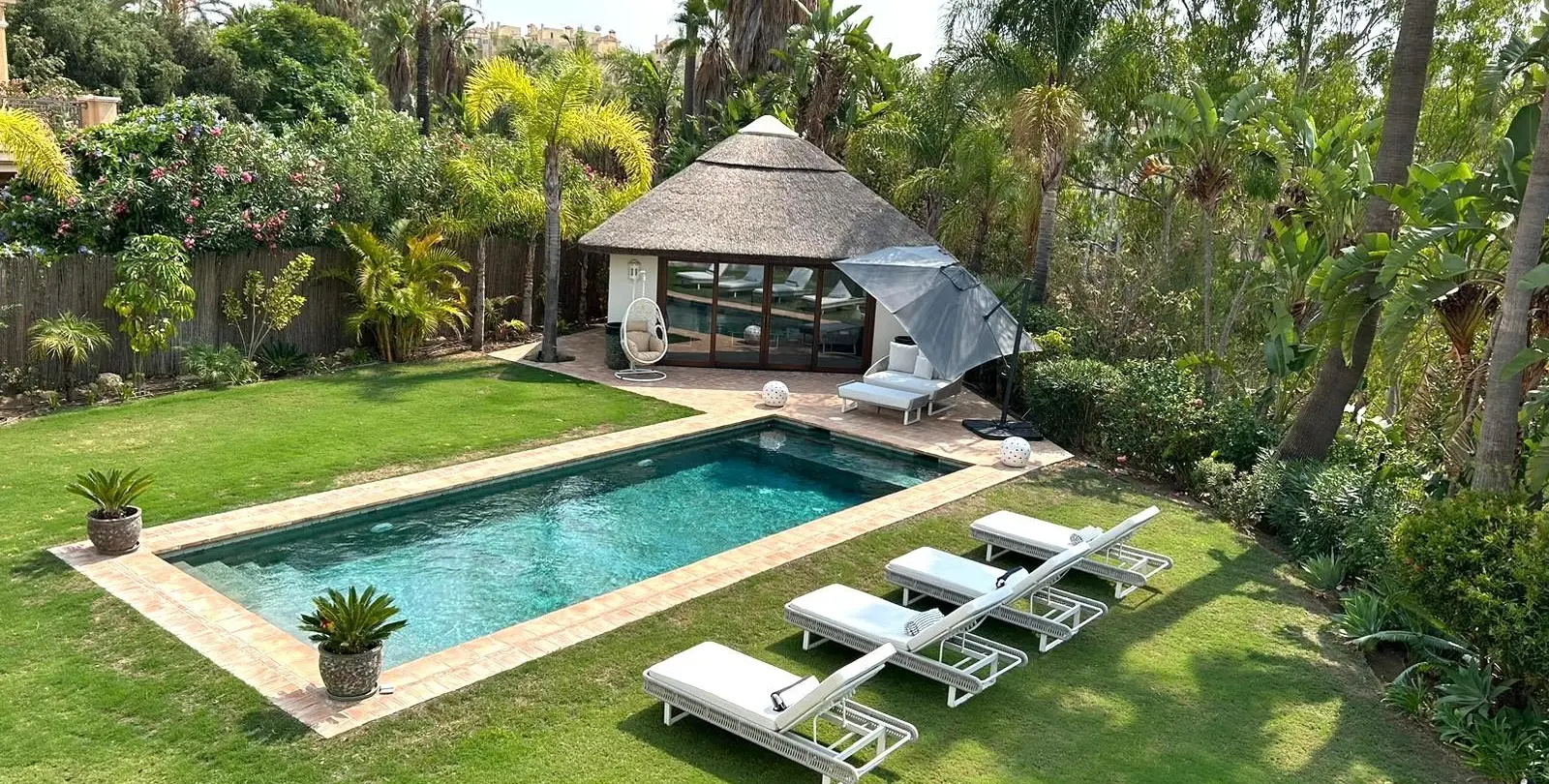 Venta de villa independiente en Estepona 1