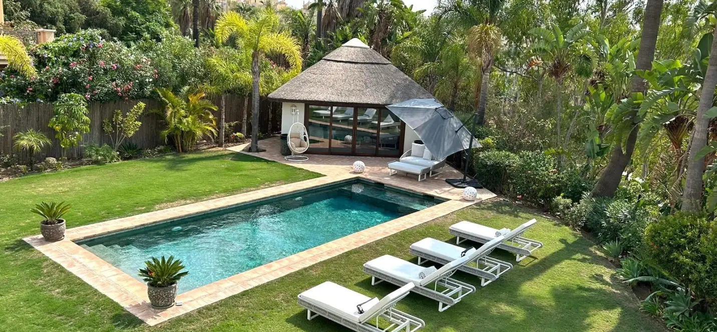 Venta de villa independiente en Estepona 0