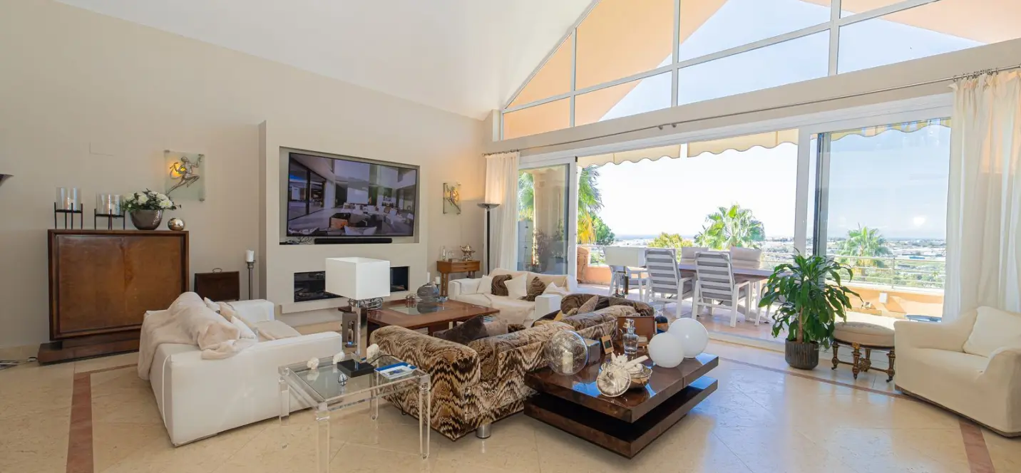 Venta de ático dúplex en Nueva Andalucía 0
