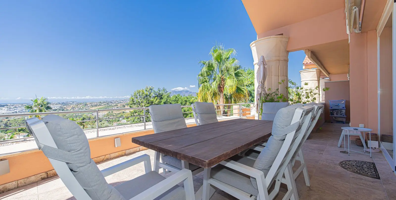 Venta de ático dúplex en Nueva Andalucía 9