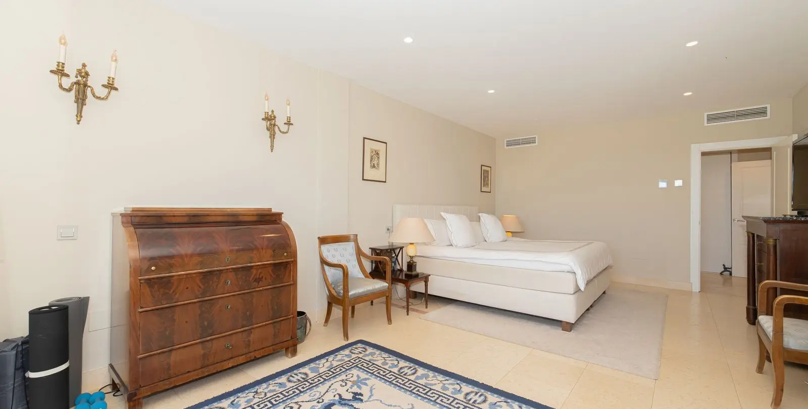 Venta de ático dúplex en Nueva Andalucía 21