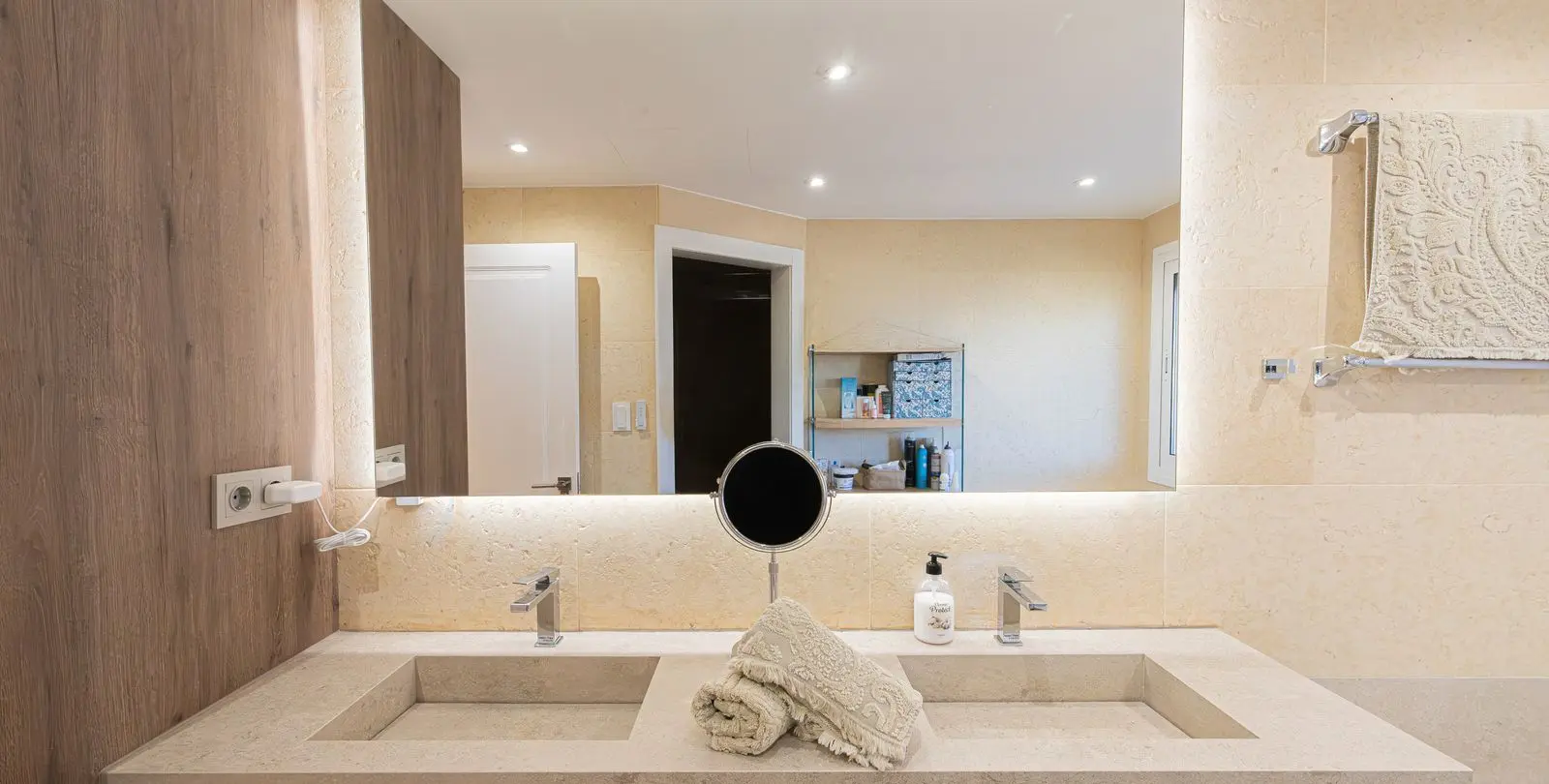 Venta de ático dúplex en Nueva Andalucía 26